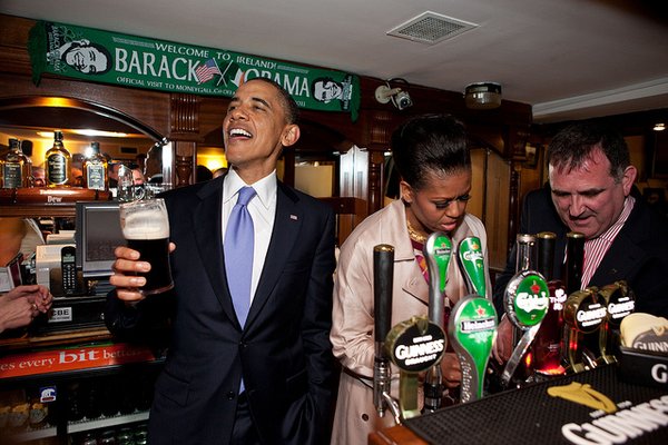 obama beve birra