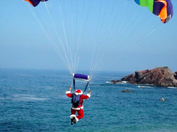 babbo natale parapendio